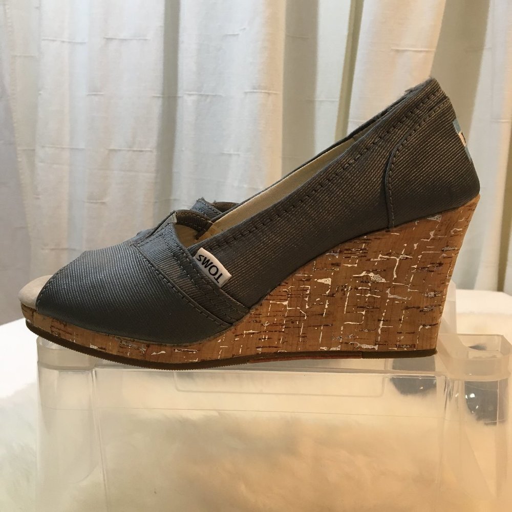 TOMS Canvas Gray Metallic Cork Espadrille Wedges